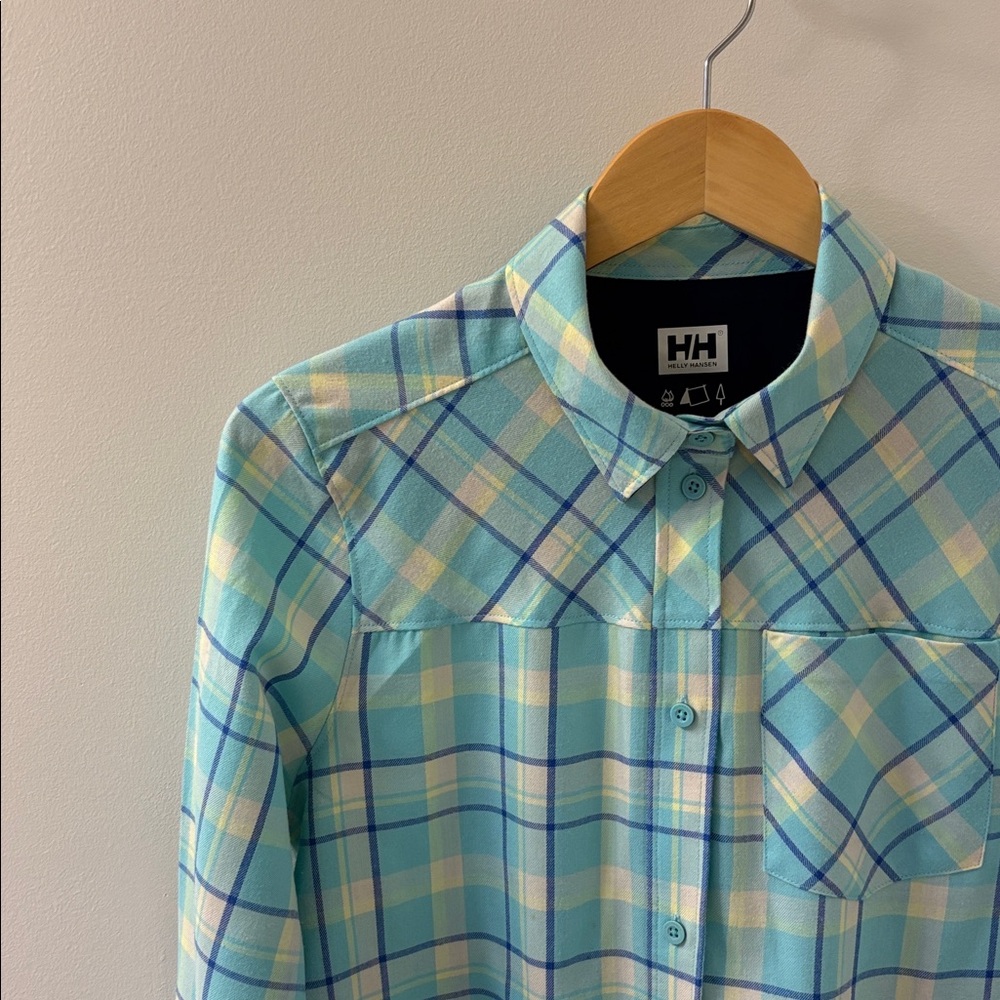 HELLY HANSEN Plaid button down flannel shirt, Sz Large.